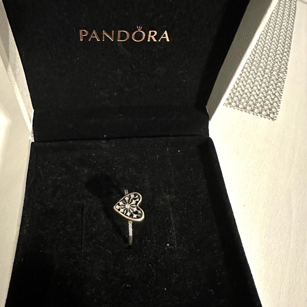 Pandora rink size 7 - Picture 1 of 3